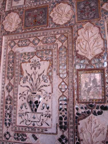 Wall of mirror room in Amber Palace.